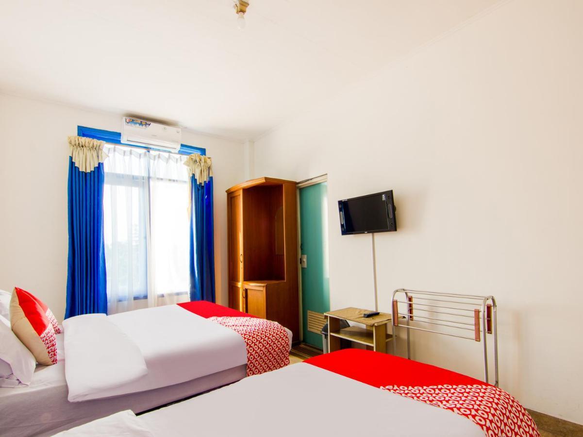 Vaccinated Staff - Oyo 2993 Pkbi Jawa Barat Hotel Bandung