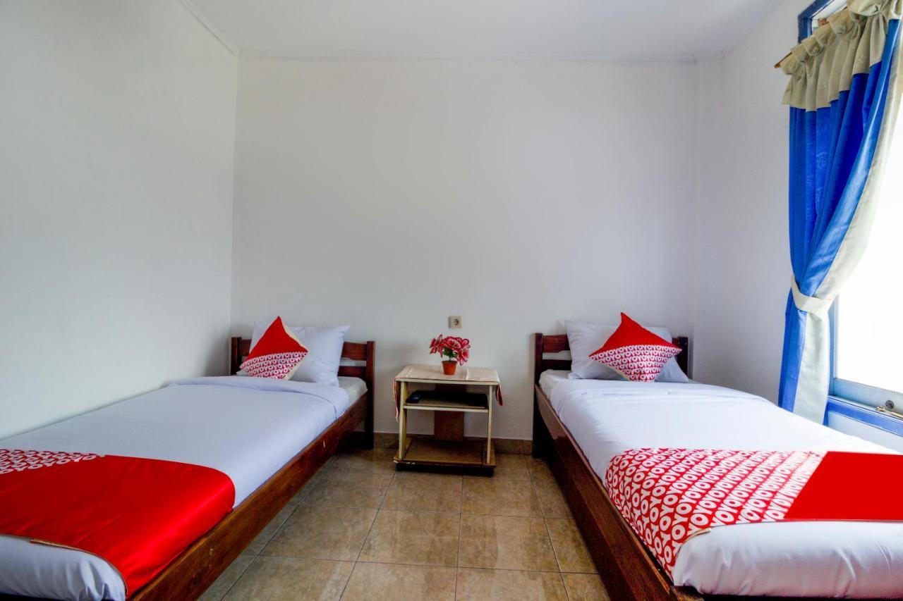 Hotel Vaccinated Staff - Oyo 2993 Pkbi Jawa Barat