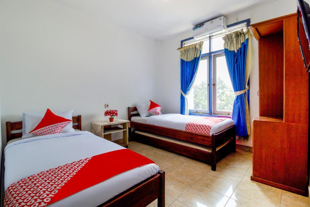 Vaccinated Staff - Oyo 2993 Pkbi Jawa Barat Hotel Bandung