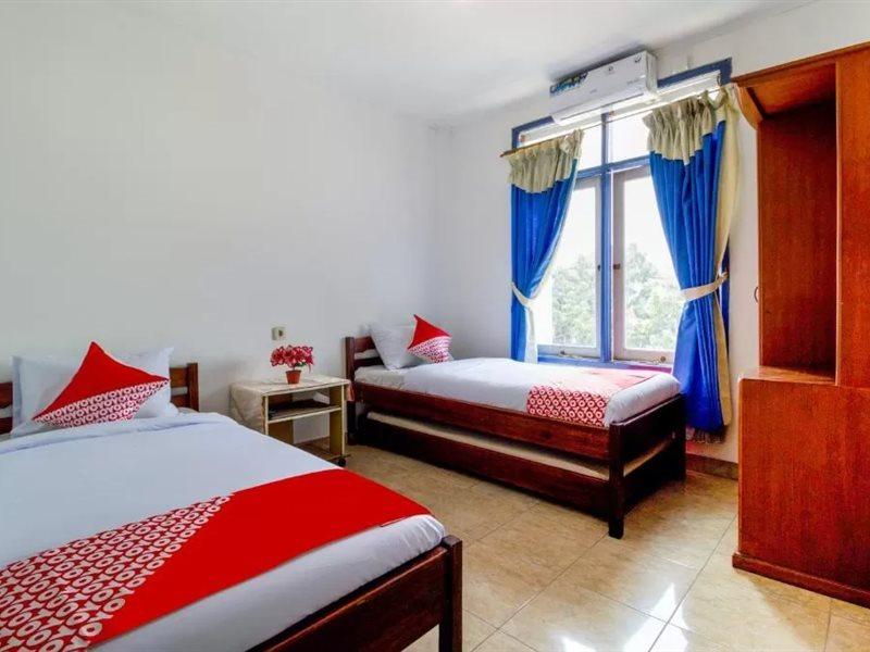 Vaccinated Staff - Oyo 2993 Pkbi Jawa Barat Hotel Bandung